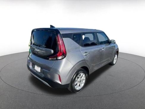 Used 2025 Kia Soul LX w/ LX Technology Package FWD image 12