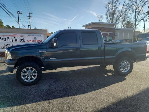 Used 2005 Ford F250 Lariat image 3