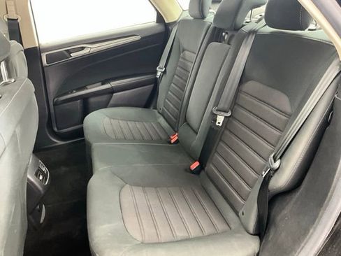 Used 2020 Ford Fusion SE image 6