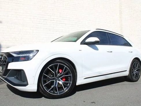 Used 2019 Audi Q8 Prestige w/ Luxury Package image 6