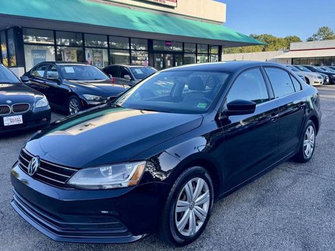 Used 2017 Volkswagen Jetta S w/ Jetta S Cold Weather Package image 1