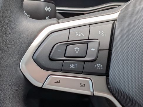 Used 2024 Volkswagen Jetta SE FWD image 22