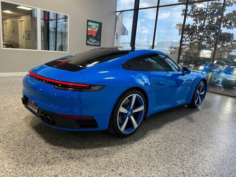 Used 2022 Porsche 911 Carrera RWD image 9