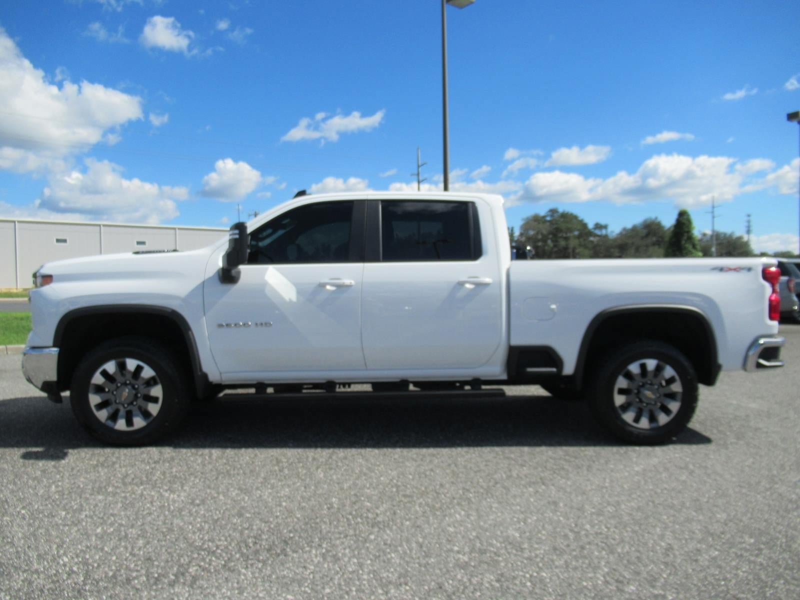 Used 2024 Chevrolet Silverado 2500 LT w/ All Star Edition AWD/4WD image 4