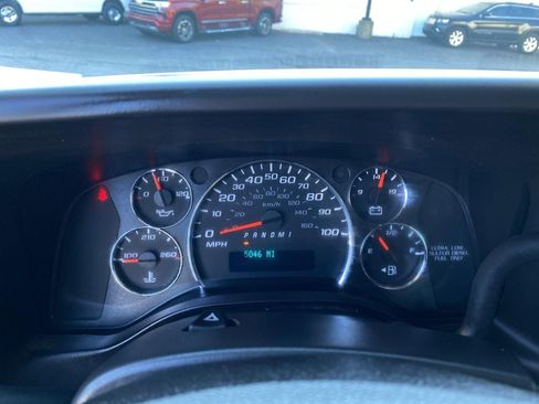 Used 2018 Chevrolet Express 2500 Work Van w/ Driver Convenience Package image 4