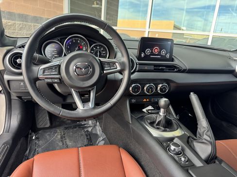 Used 2023 MAZDA MX-5 Miata Grand Touring w/ Appearance Package image 16