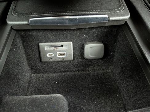 Certified 2022 Cadillac XT4 Premium Luxury w/ Enhanced Visibility Package image 13