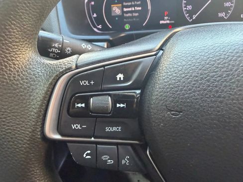 Used 2018 Honda Accord LX image 13