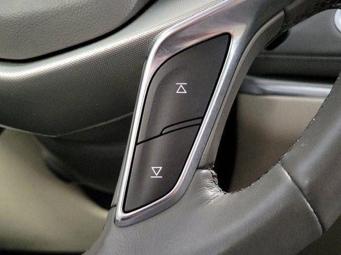 Certified 2022 Cadillac XT5 Premium Luxury image 18