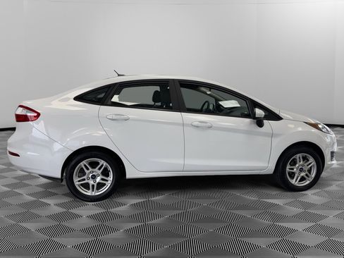Used 2019 Ford Fiesta SE image 9