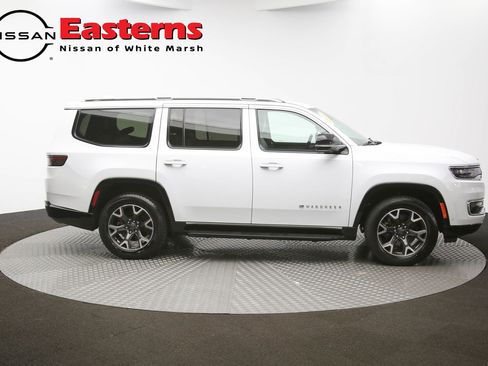 Used 2023 Jeep Wagoneer Series III w/ Preferred Equipment Group RWD image 44