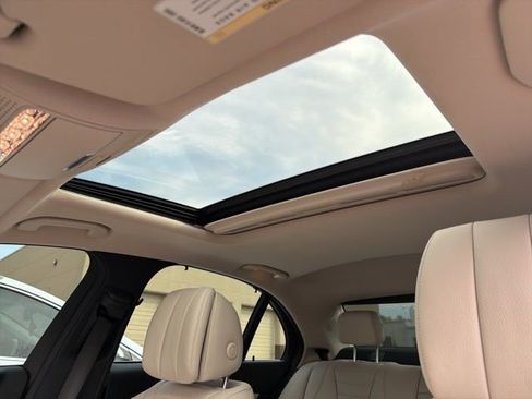 Used 2018 Mercedes-Benz E 400 4MATIC Sedan image 21