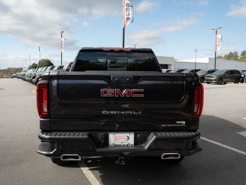 Used 2024 GMC Sierra 1500 Denali w/ Denali Reserve Package image 8