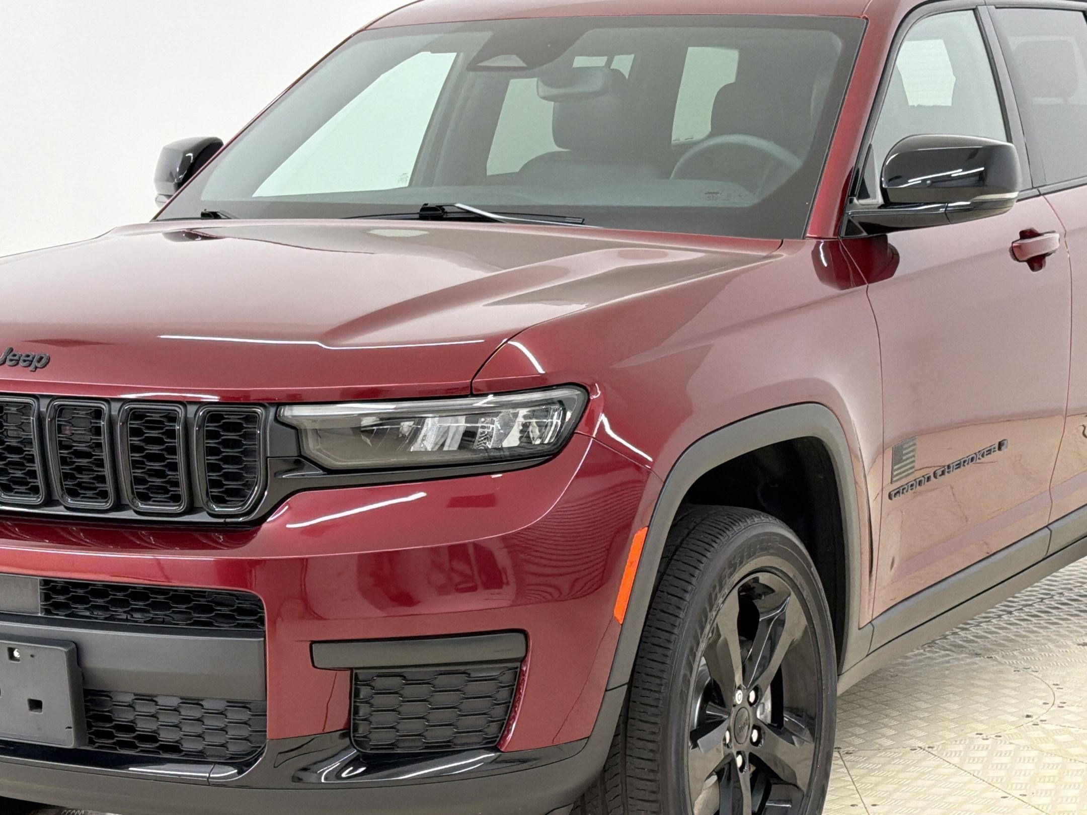 Used 2023 Jeep Grand Cherokee L Laredo AWD/4WD image 24