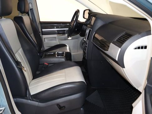 Used 2010 Chrysler Town & Country Touring Plus w/ Premium Group FWD image 57