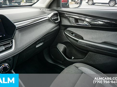 Used 2024 Chevrolet TrailBlazer LT FWD image 44