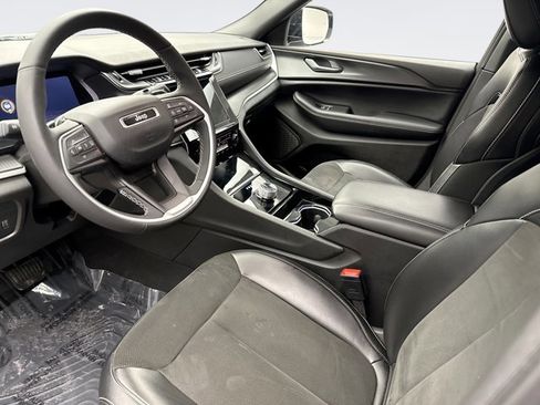 Used 2023 Jeep Grand Cherokee L Laredo image 10