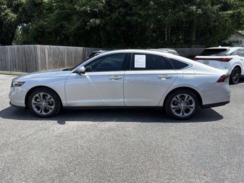 Used 2024 Honda Accord EX image 2