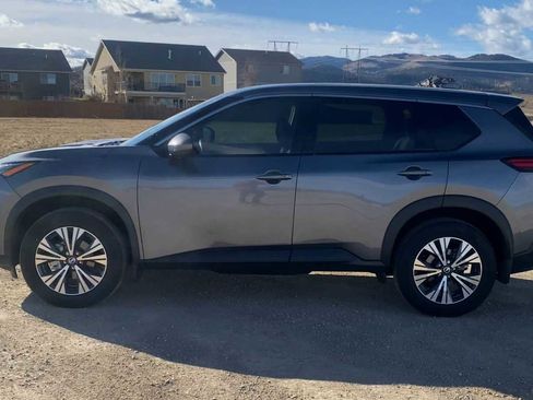 Used 2021 Nissan Rogue SV image 6