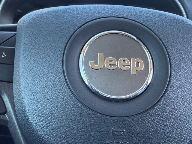 Used 2020 Jeep Cherokee Trailhawk w/ Cold Weather Group AWD/4WD image 27