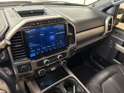 Used 2022 Ford F450 Platinum w/ FX4 Off-Road Package image 30