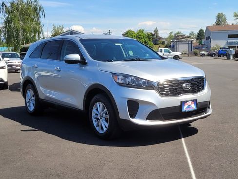 Used 2019 Kia Sorento L FWD image 3