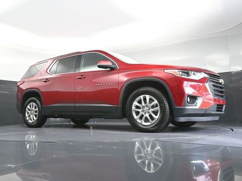 Used 2021 Chevrolet Traverse LT FWD image 39