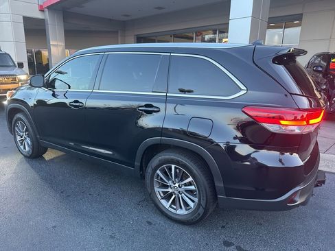 Used 2019 Toyota Highlander XLE image 6