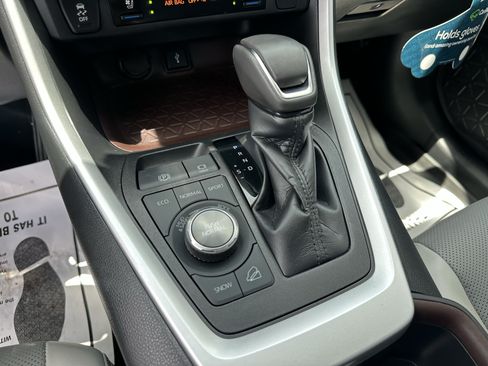 Used 2022 Toyota RAV4 Limited w/ Limited Grade Weather Package AWD/4WD image 29