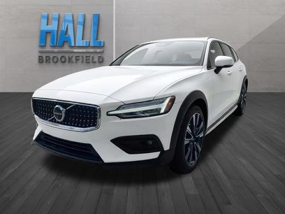 Used 2025 Volvo V60 B5 Cross Country Ultra