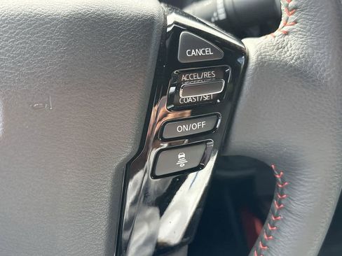 Used 2025 Nissan Frontier PRO-4X image 25