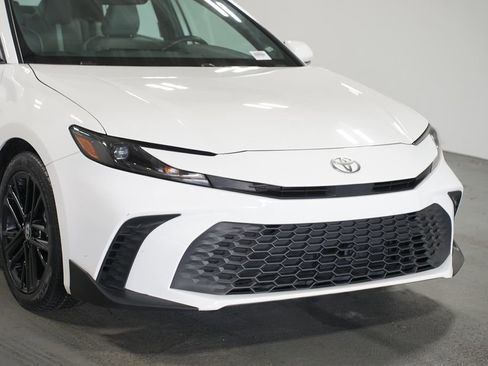 Certified 2025 Toyota Camry SE image 4