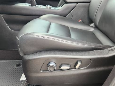 Used 2025 Cadillac XT4 Premium Luxury FWD image 23