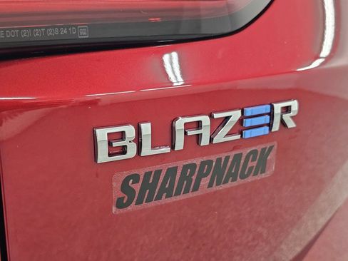 Used 2024 Chevrolet Blazer EV LT AWD/4WD image 30
