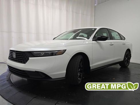 Used 2025 Honda Accord SE image 1