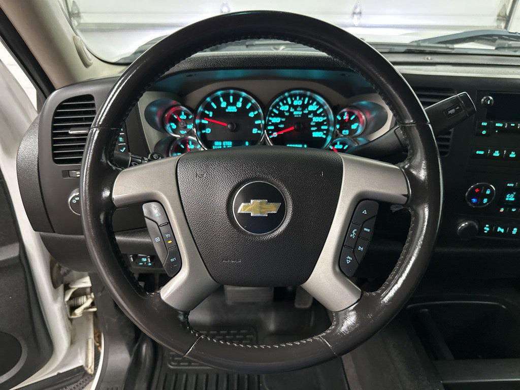Used 2014 Chevrolet Silverado 2500 LT AWD/4WD image 16