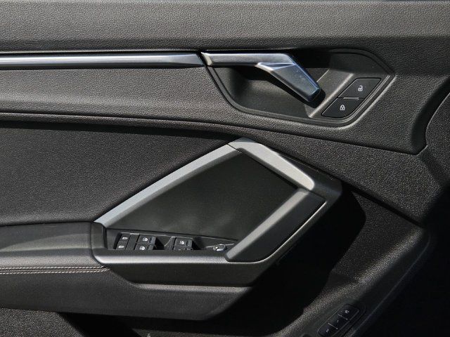 Used 2022 Audi Q3 2.0T Premium Plus w/ Premium Plus Package AWD/4WD image 31