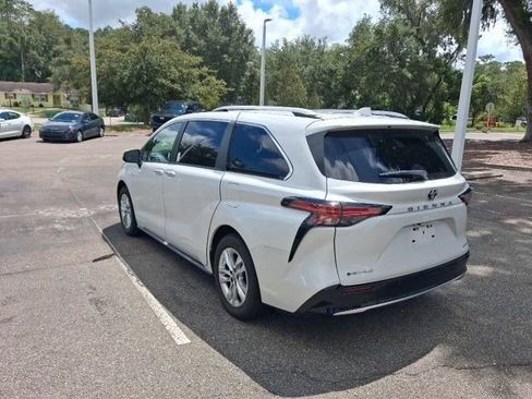 Used 2026 Toyota Sienna Limited AWD/4WD image 5