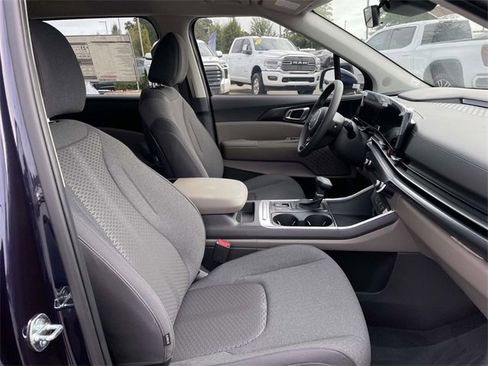 New 2026 Kia Carnival LX image 14