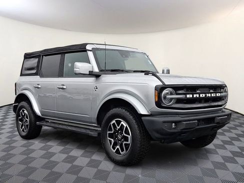 Used 2022 Ford Bronco Outer Banks image 1