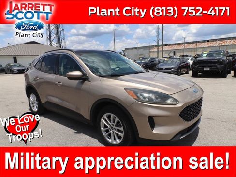 Used 2020 Ford Escape SE FWD image 1
