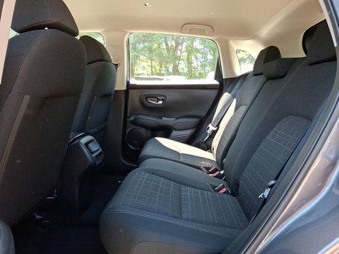 Used 2024 Honda HR-V LX image 10