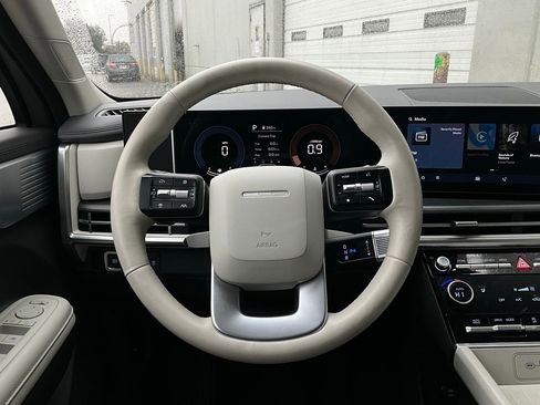 Used 2025 Hyundai Santa Fe SEL image 33