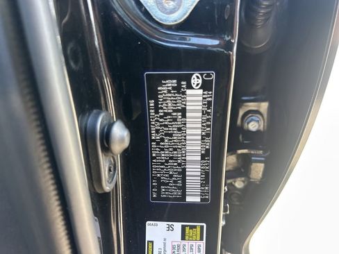 Used 2023 Toyota Corolla LE image 31