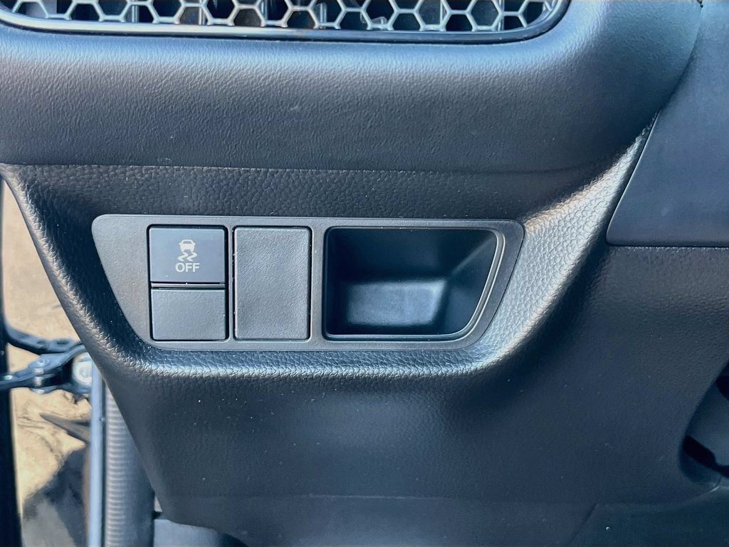 Used 2024 Honda HR-V LX image 10