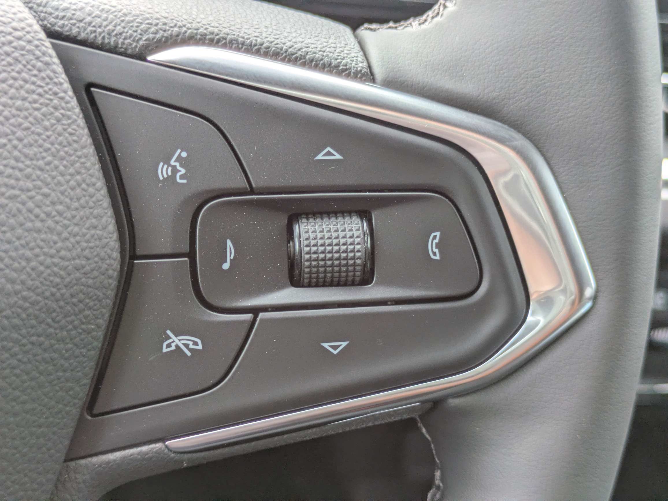 New 2026 Chevrolet Trax ACTIV w/ Driver Confidence Package FWD image 15