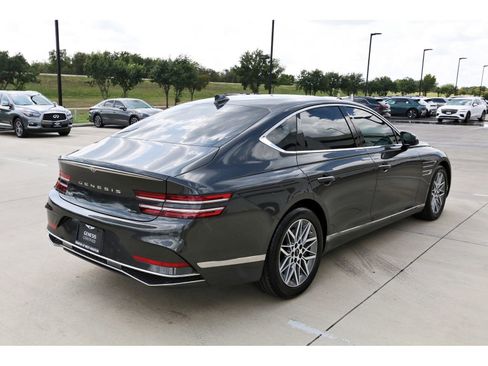 Used 2025 Genesis G80 2.5T image 8