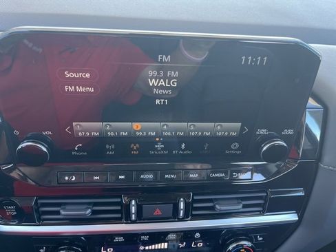 New 2025 Nissan Pathfinder SL image 16