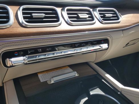 New 2026 Mercedes-Benz GLS 580 4MATIC image 32