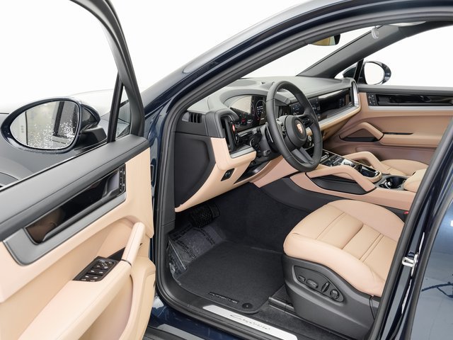Certified 2026 Porsche Cayenne Coupe AWD/4WD image 7